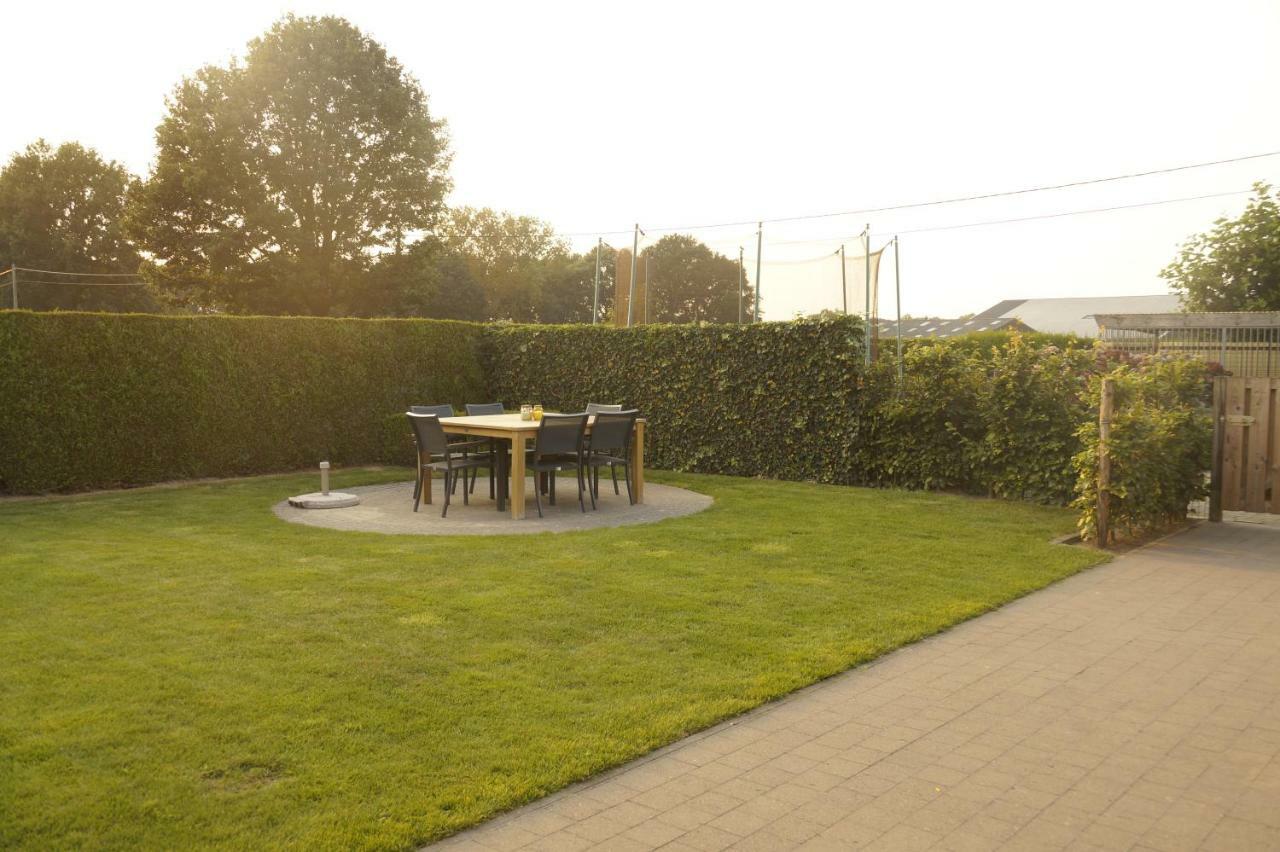 Kampenhof Villa Maaseik Buitenkant foto